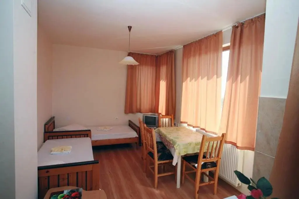 Обзор: Family Hotel Denica Obzor