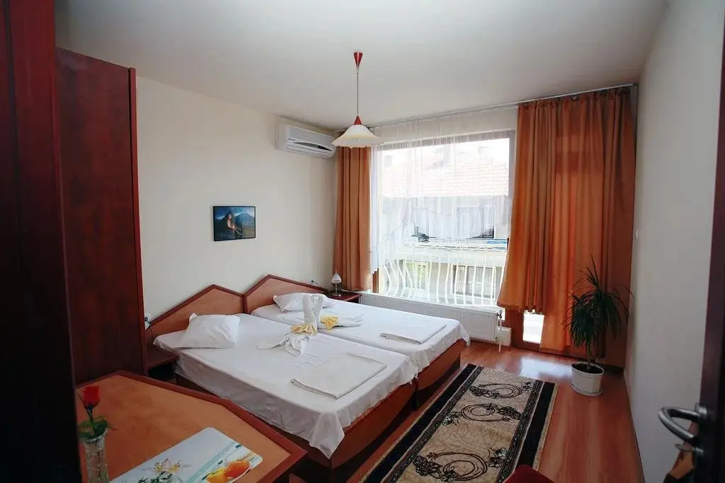Обзор: Family Hotel Denica Obzor