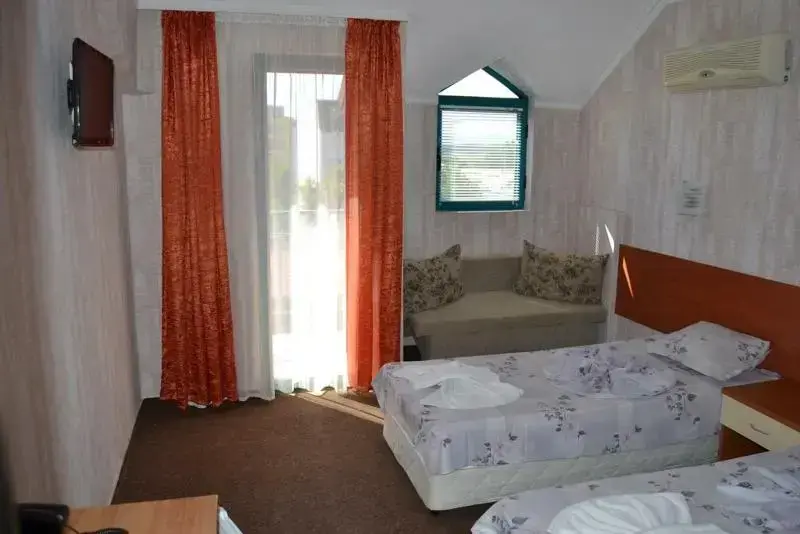 Солнечный берег: Hotel Kokiche