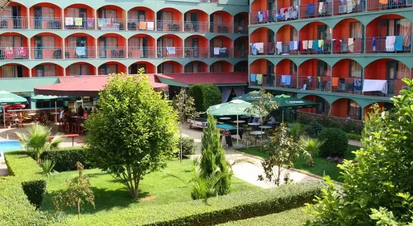 Солнечный берег: Hotel Kokiche