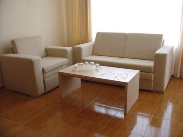 Солнечный берег: Golden Beach Aparthotel