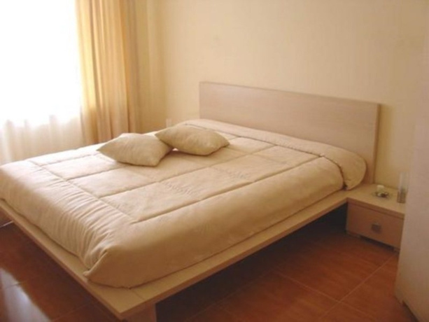 Солнечный берег: Golden Beach Aparthotel