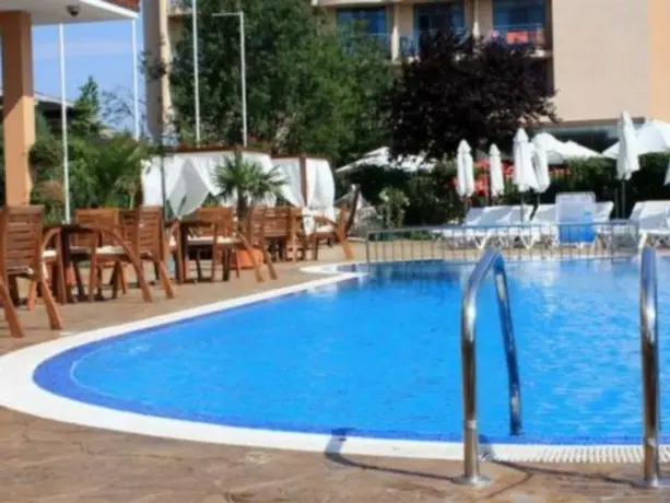 Солнечный берег: Golden Beach Aparthotel
