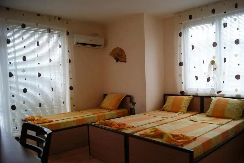 Царево: Family Hotel Rositsa