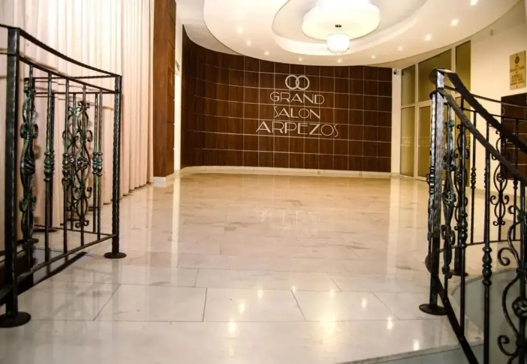 Карджали: Hotel Arpezos