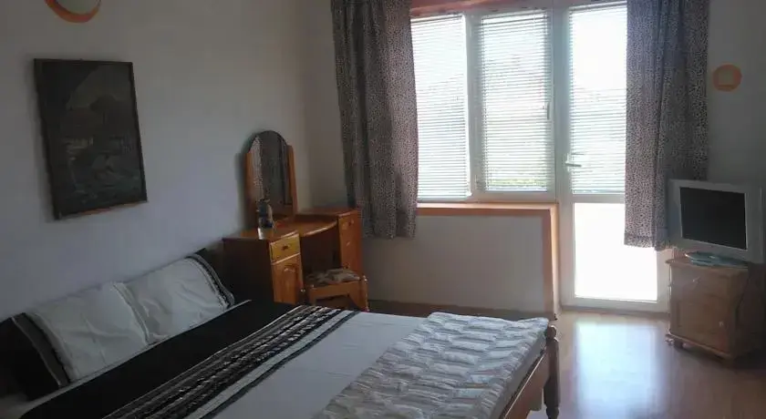 Бяла: Guest House Evin Rai