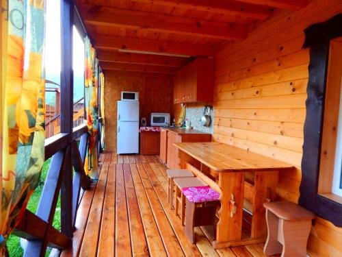 Чемал: Guest House Usadba Derevenka
