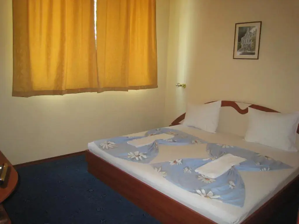 Русе: Family Hotel Familya