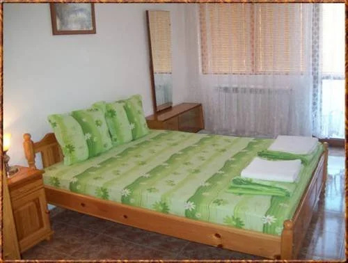 Царево: Guest House Dinev