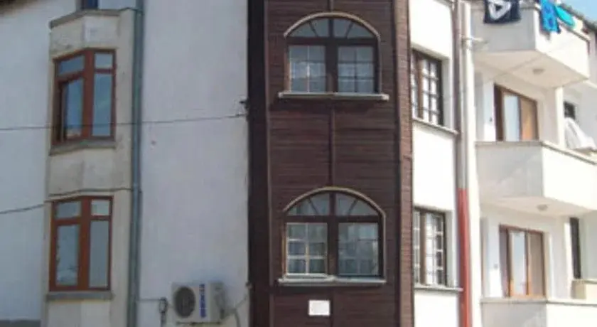Царево: Guest House Dinev