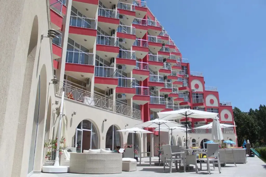 Солнечный берег: Rose Garden Omax Hotel Apartments