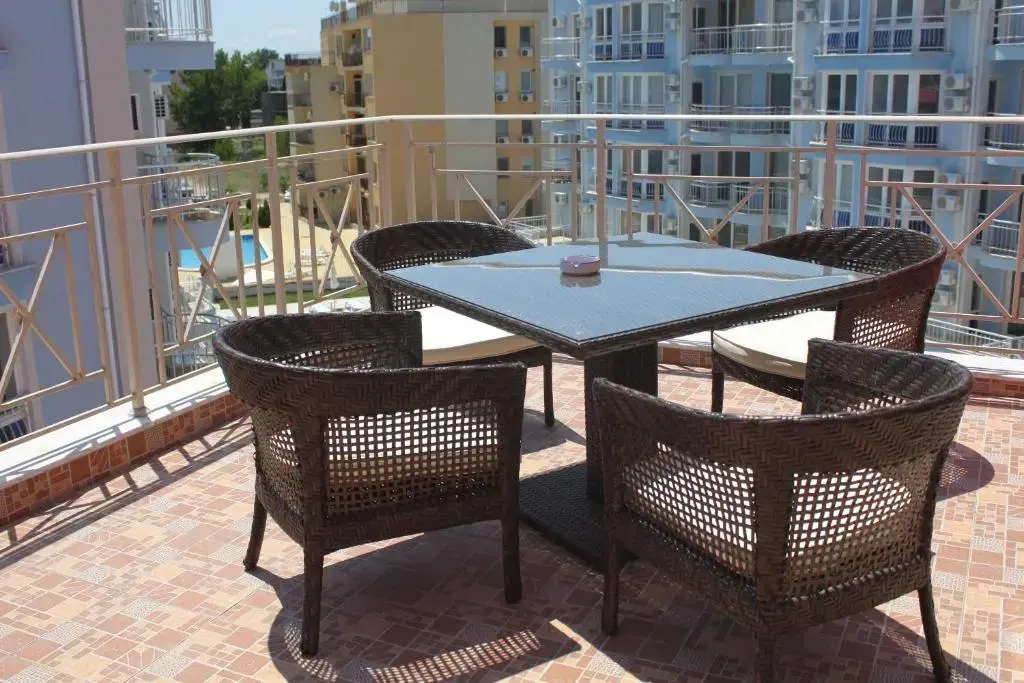 Солнечный берег: Rose Garden Omax Hotel Apartments