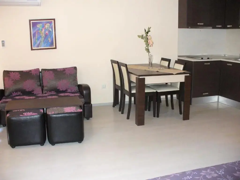 Солнечный берег: Rose Garden Omax Hotel Apartments