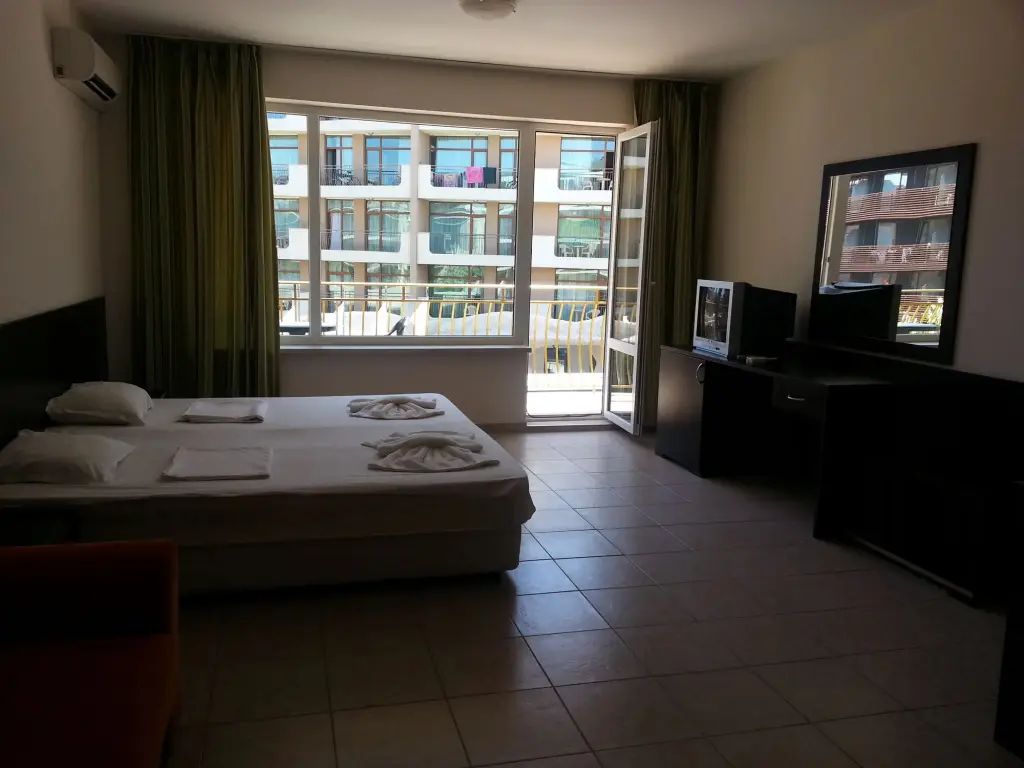 Солнечный берег: Menada Forum Apartments