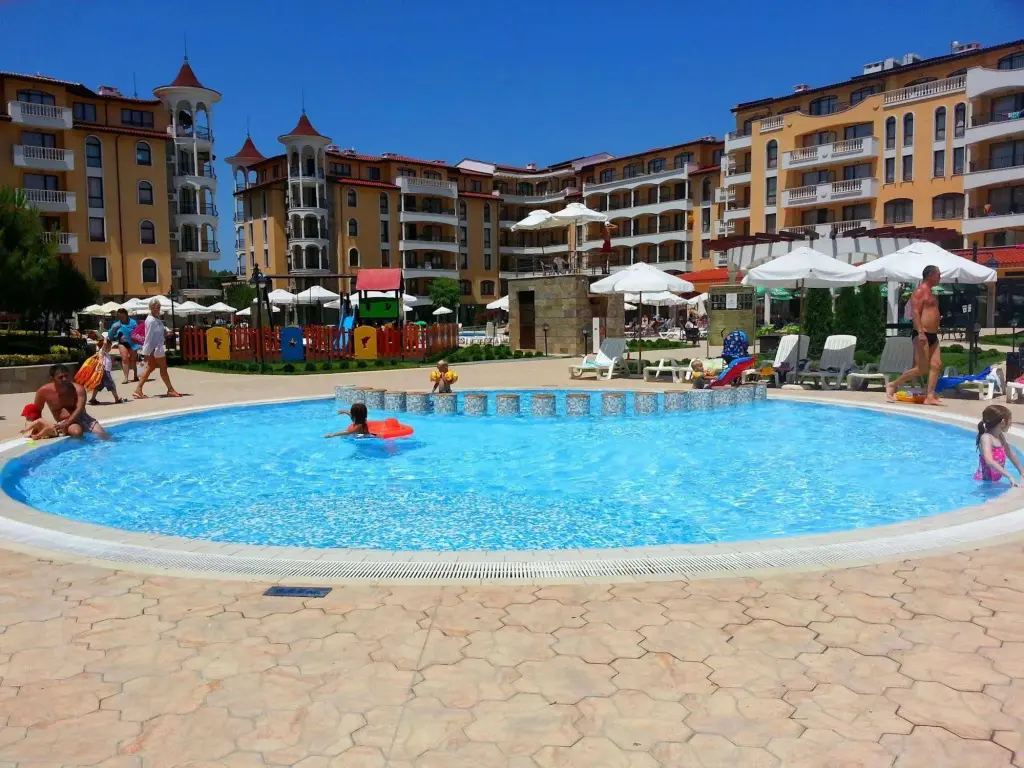 Солнечный берег: Menada Royal Sun Apartments