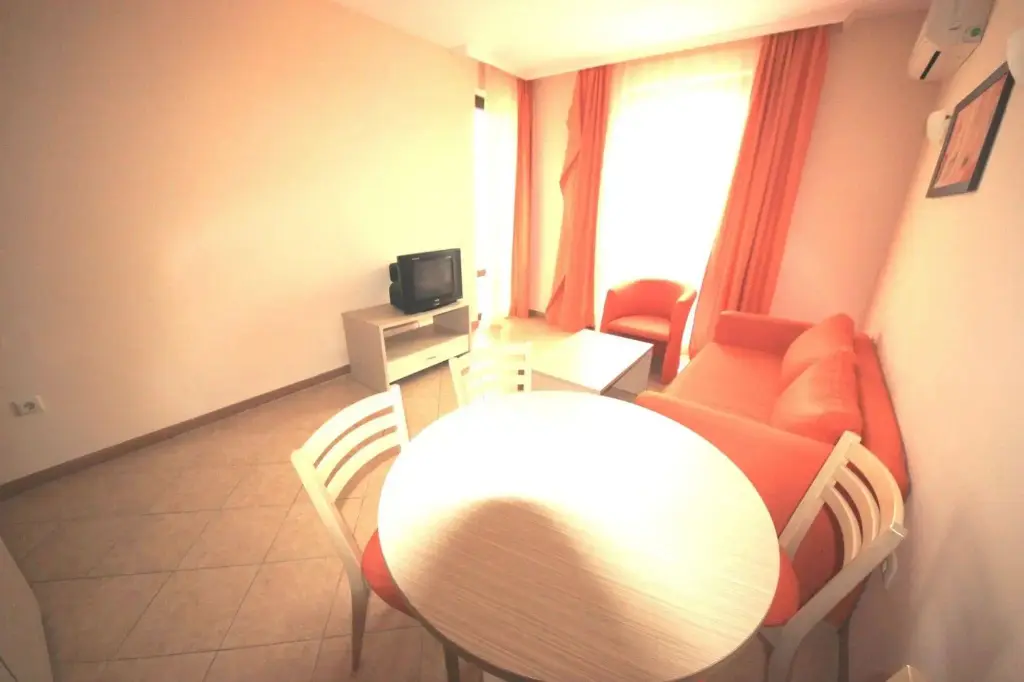 Солнечный берег: Menada Royal Sun Apartments