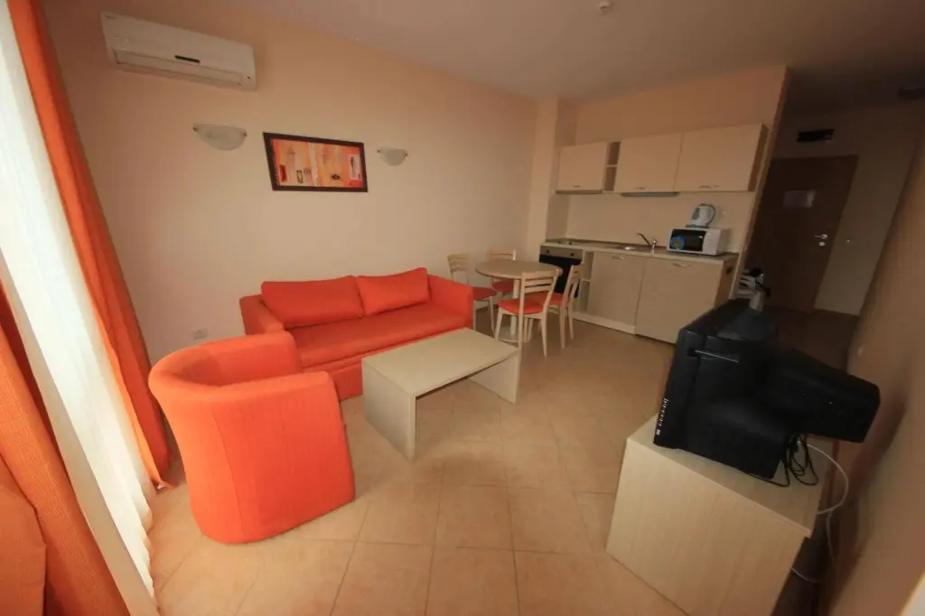 Солнечный берег: Menada Royal Sun Apartments