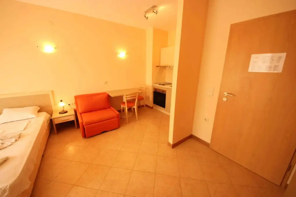 Солнечный берег: Menada Royal Sun Apartments