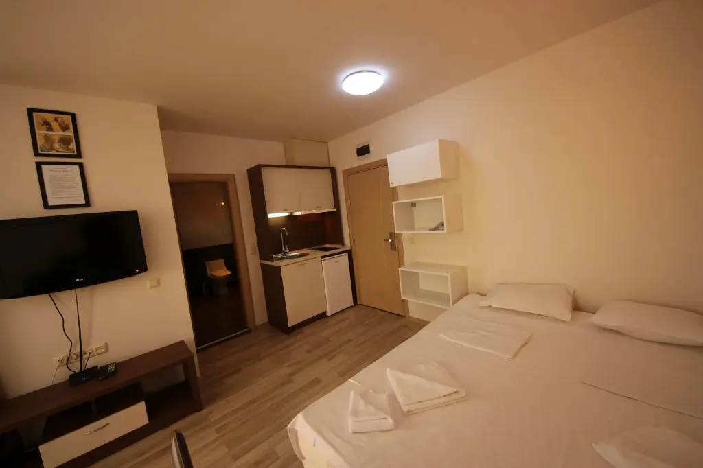 Солнечный берег: Menada Tarsis Apartments