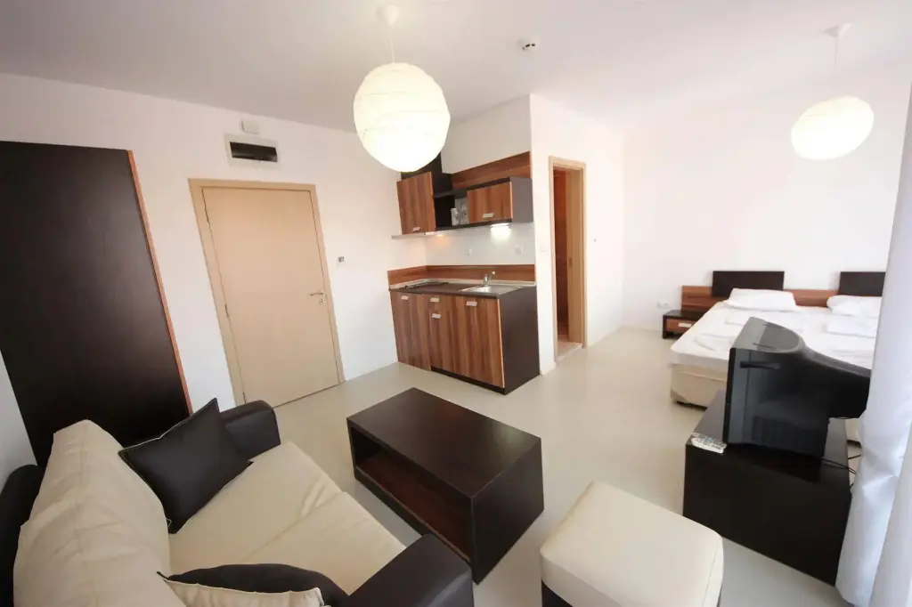 Солнечный берег: Menada Rainbow Apartments