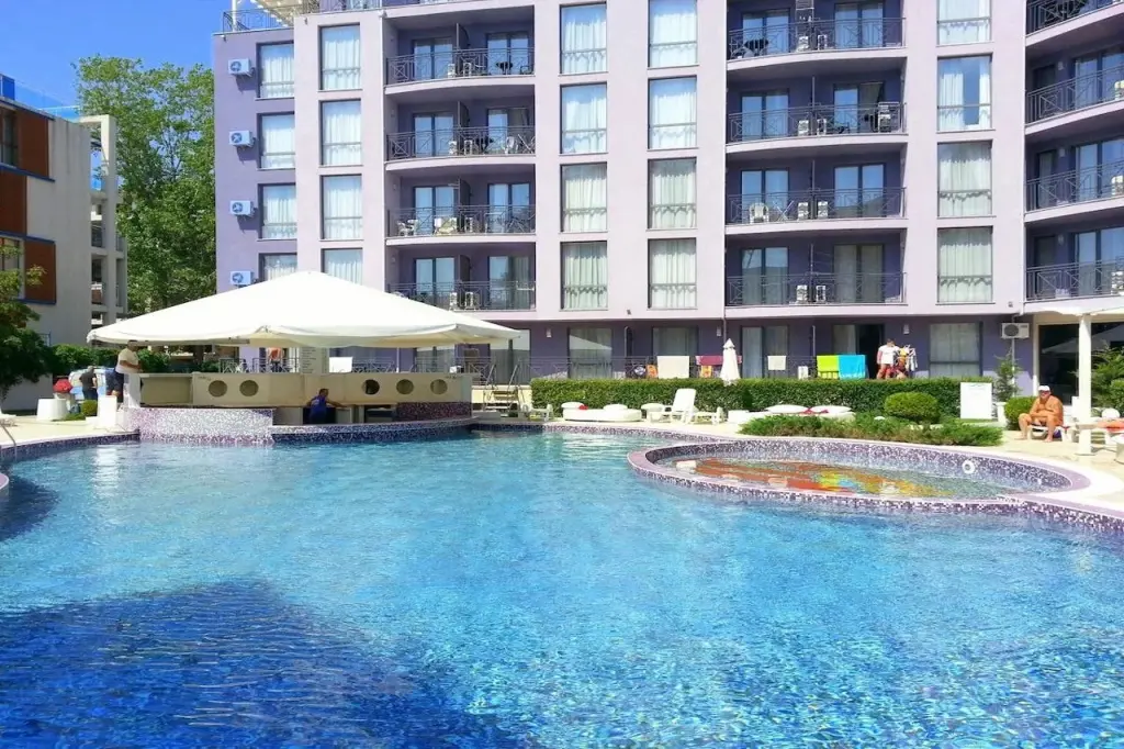 Солнечный берег: Menada Rainbow Apartments