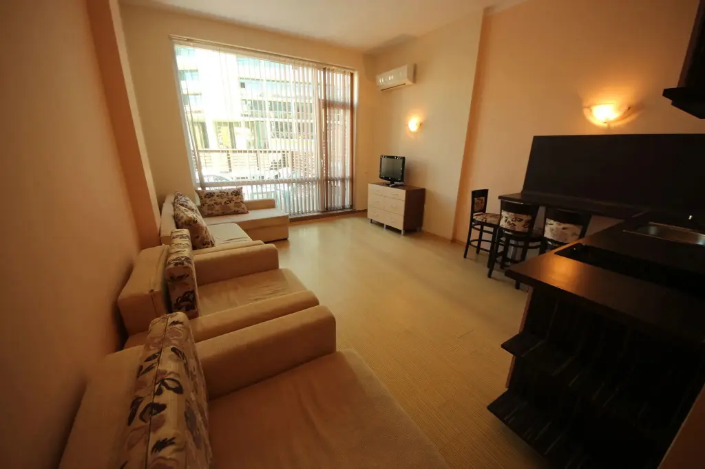 Солнечный берег: Menada Sunny Beach Plaza Apartments