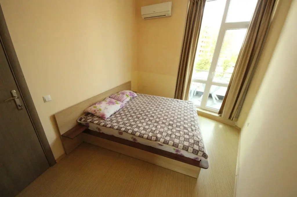 Солнечный берег: Menada Sunny Beach Plaza Apartments