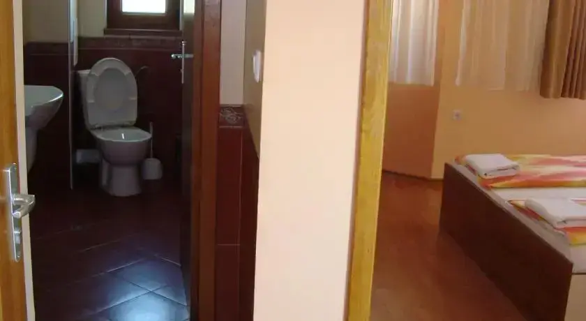Созополь: Guest House Momchilovi