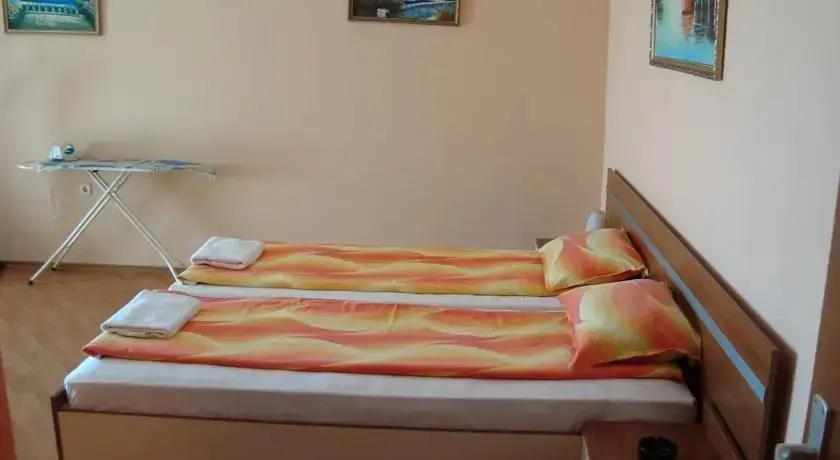 Созополь: Guest House Momchilovi