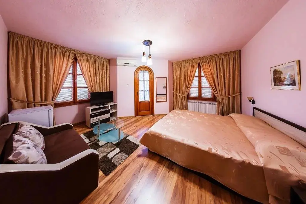 Асеновград: Family Hotel Ogi