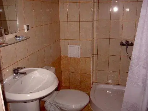Девин: Guest House Kavroshilovi