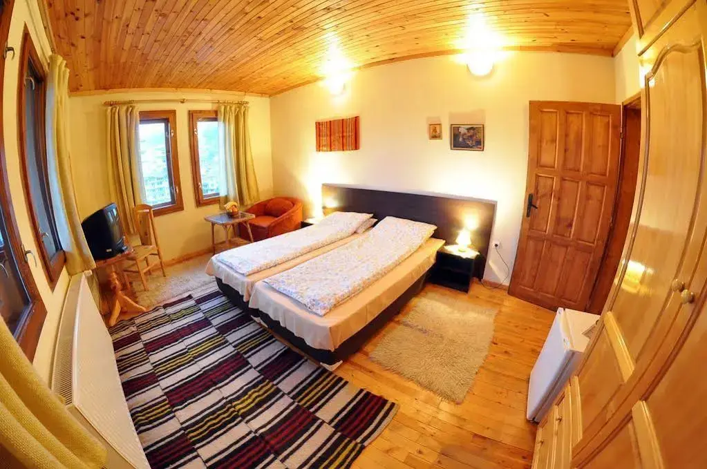 Чепеларе: Eco House Family Hotel