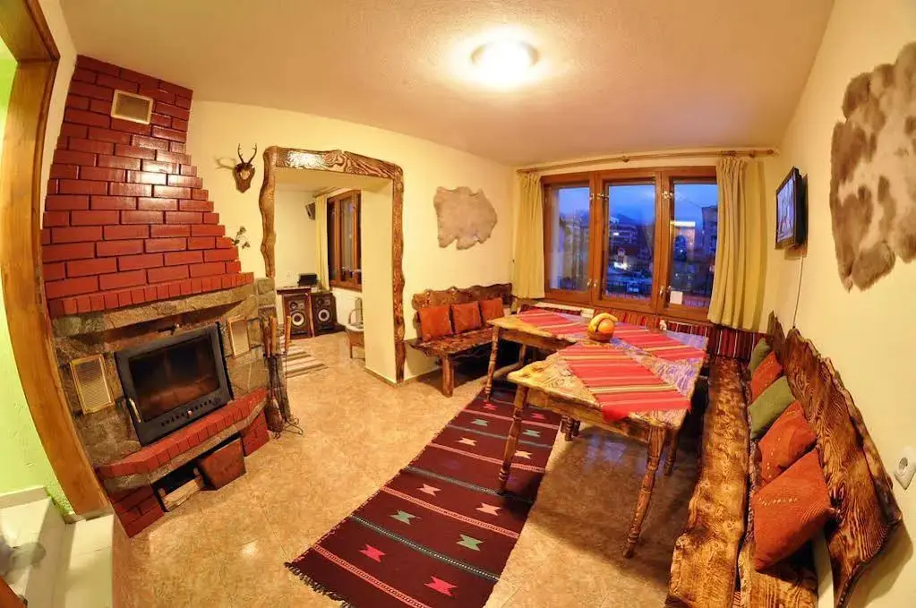 Чепеларе: Eco House Family Hotel