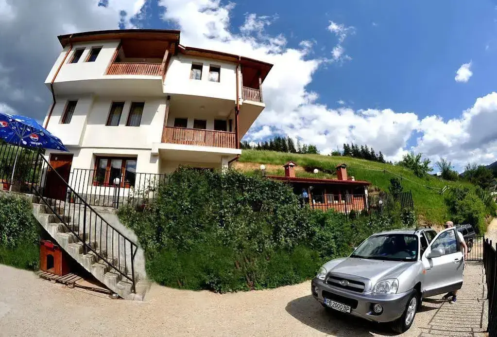 Чепеларе: Eco House Family Hotel