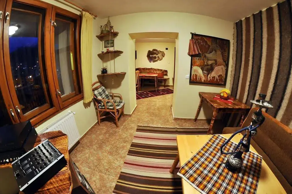 Чепеларе: Eco House Family Hotel