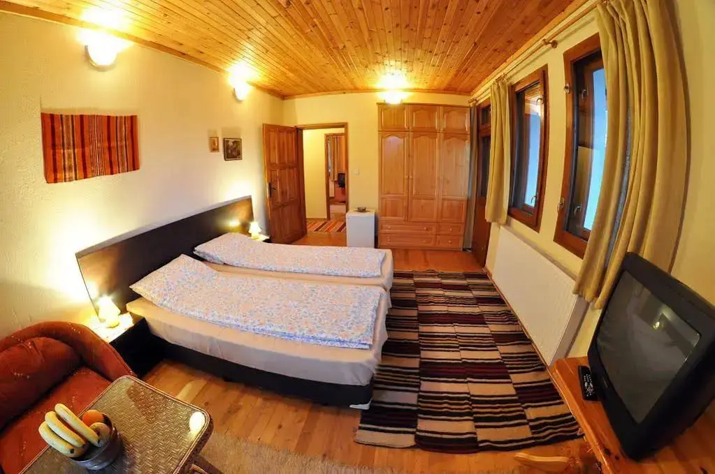 Чепеларе: Eco House Family Hotel