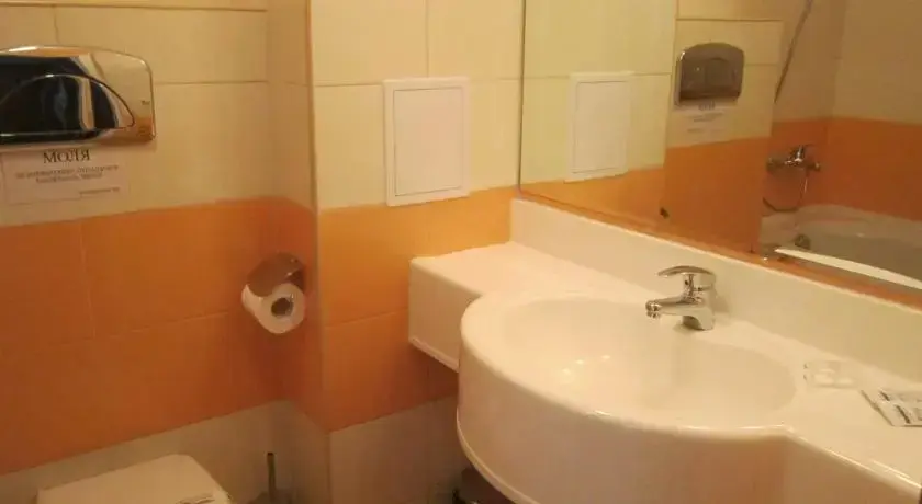 Дупница: Hotel Magnoliya