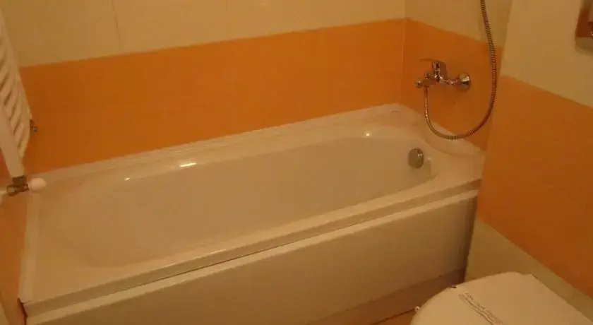 Дупница: Hotel Magnoliya