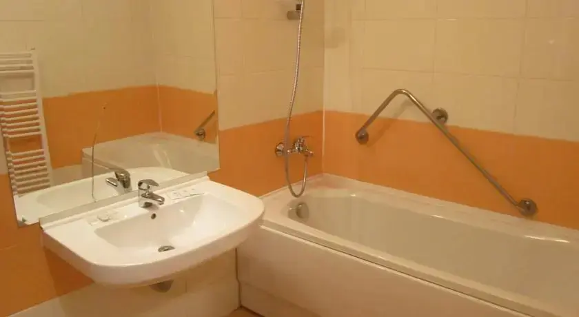 Дупница: Hotel Magnoliya