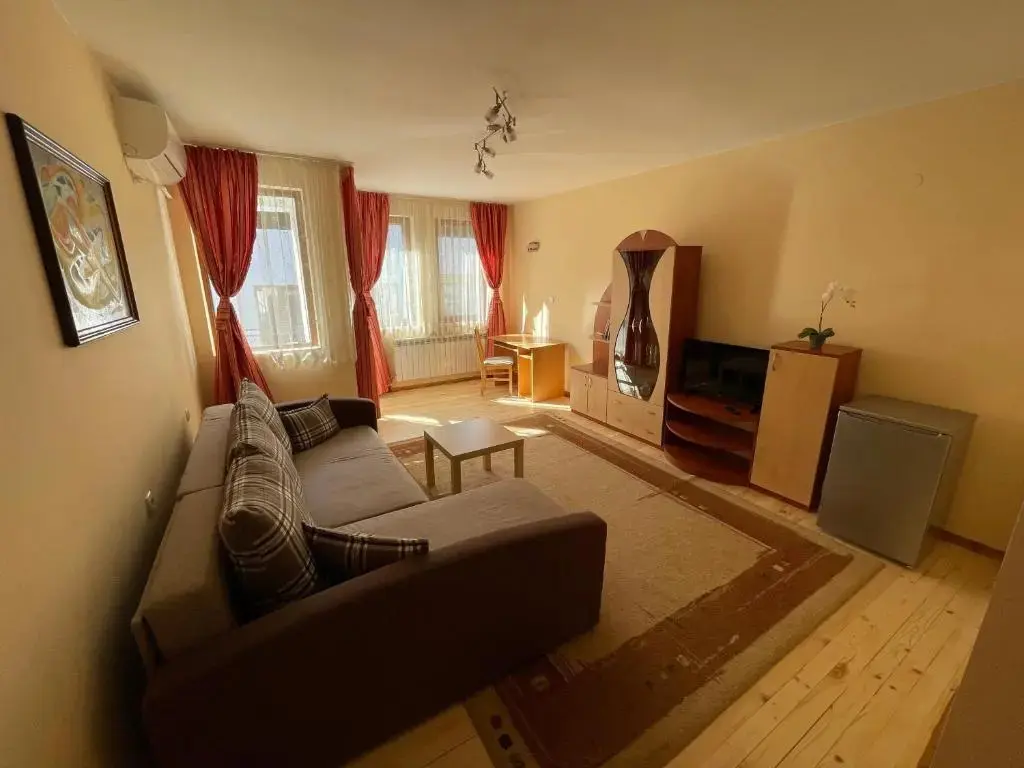 Трявна: Family Hotel Biju