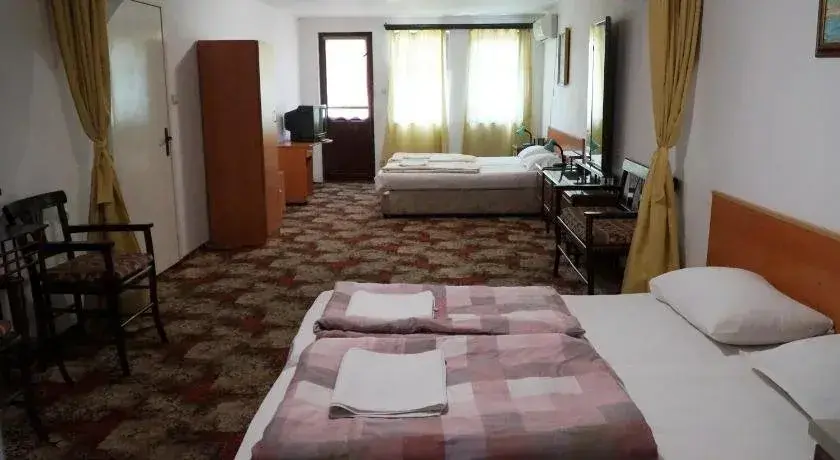 Велико Тырново: Guestrooms Roos