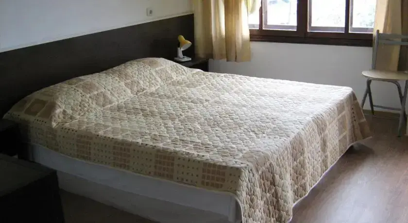 Велико Тырново: Guestrooms Roos