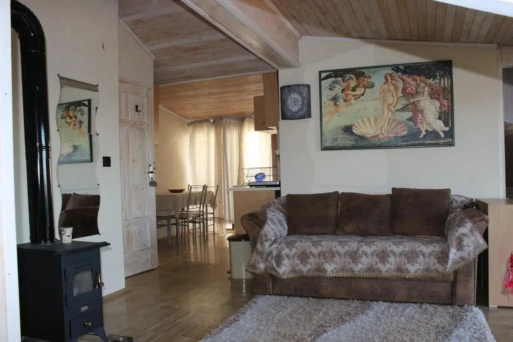Царево: Guest House Dara