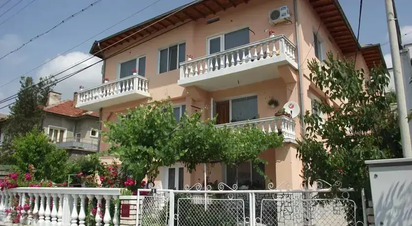 Велинград: Family Hotel Velevi