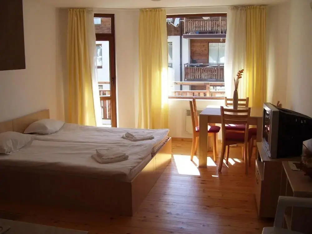 Банско: Four Leaf Clover Apartments to Rent