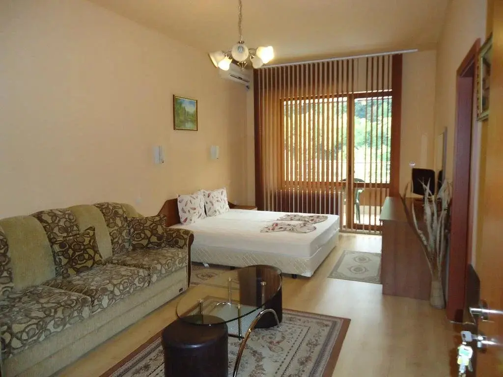Тетевен: Family Hotel Enica