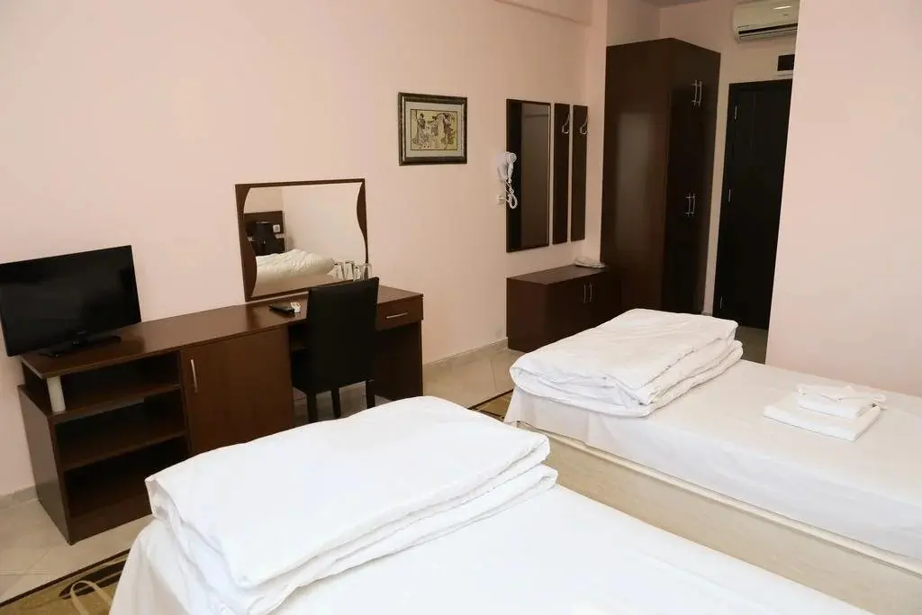 Карджали: Hotel Ida