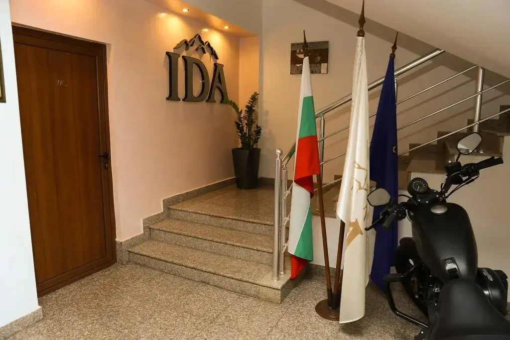 Карджали: Hotel Ida