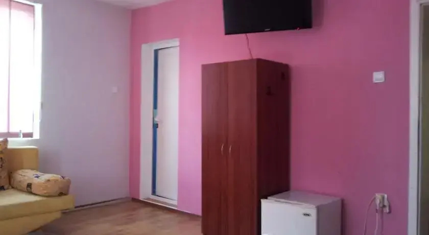 Извос: Guest House Bedrock