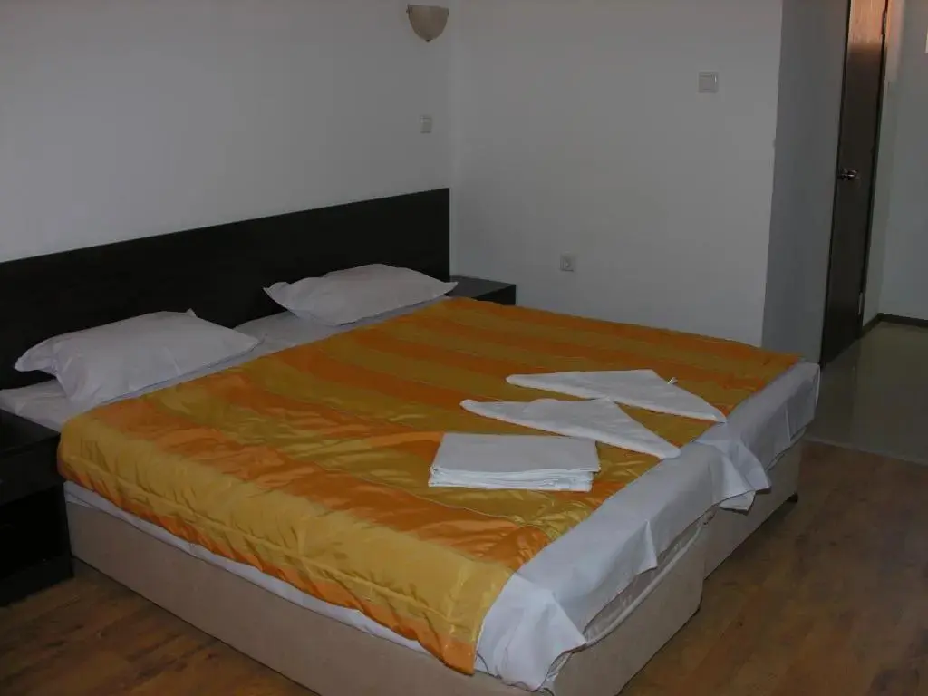 Несебр: Family Hotel Germana Beach